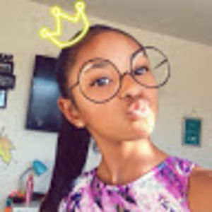 Meet your Posher, Adrianna